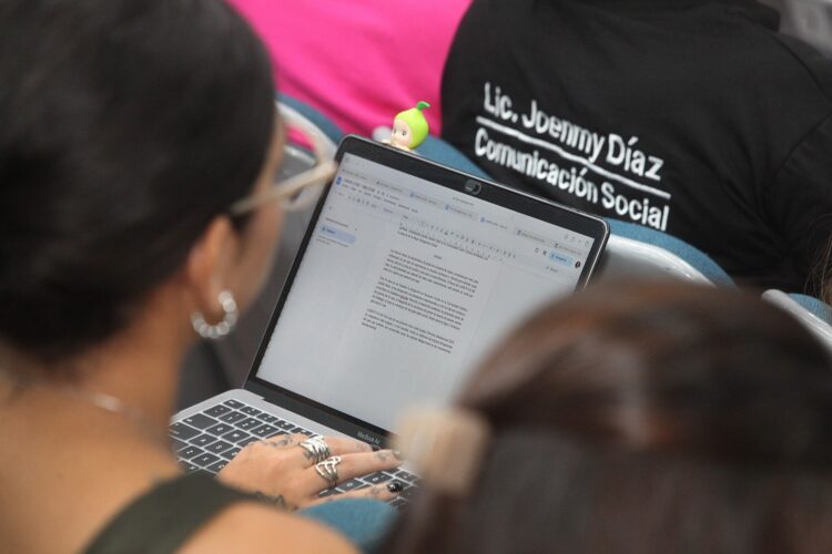 Realidad digital demanda fortalecer la comunicación social