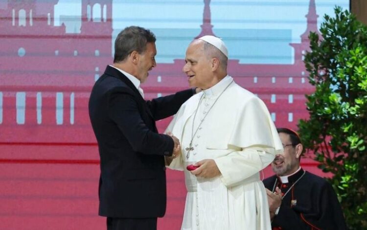 El emotivo discurso de Antonio Banderas ante el Papa León XIV: «Confieso ser víctima del hechizo de Dios»