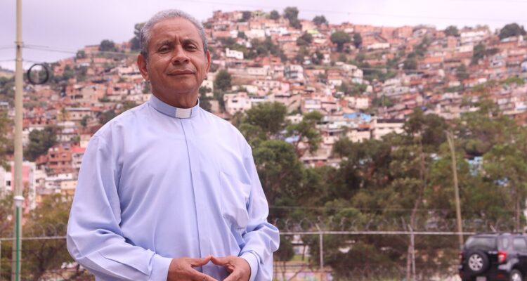 Provincial de los jesuitas llama a la esperanza y solidaridad tras los terremotos